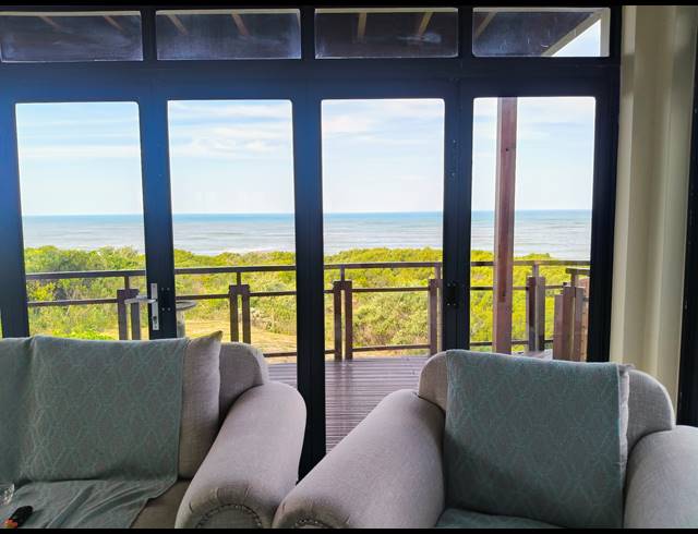 6 BEDROOM HOUSE FOR SALE IN PARADISE BEACH